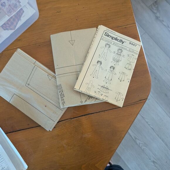 Simplicity 9447 Raggedy Ann & Andy Pattern Dolls Clothes 3 Sizes Uncut - Picture 5 of 5